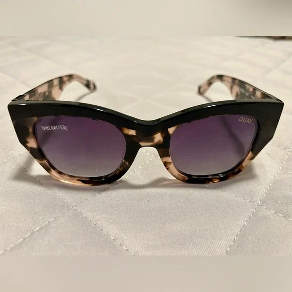 QUAY AFTER HOURS LUXE SUNGLASSES TORTOISE NWOT Quay After Hours Tortoise Square Frame / Brown Polarized  main image 3